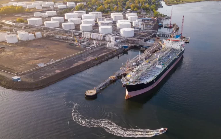 EEUU aseguró que paralizó por completo el comercio marítimo iraní