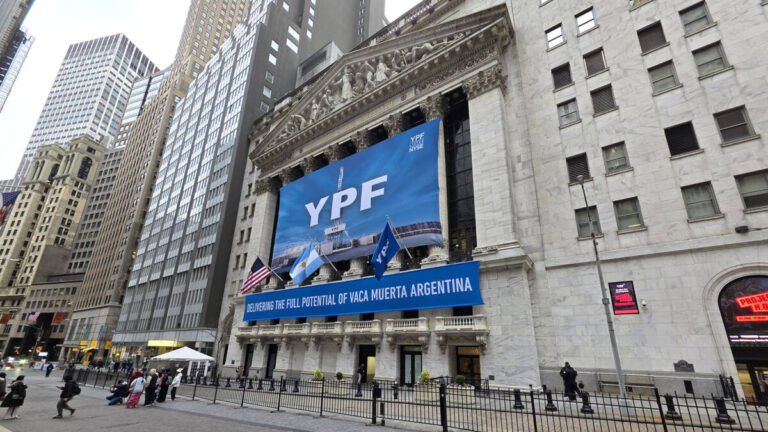 YPF gana atractivo en Wall Street y sigue subiendo su cotización