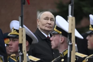 “Putin está más débil que nunca”