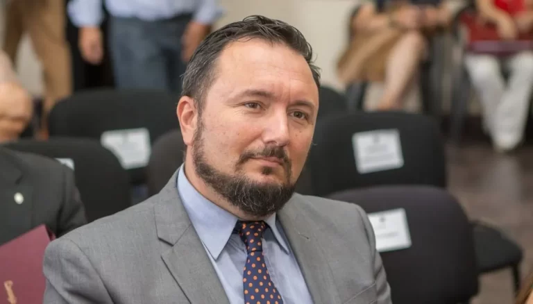 El PRO de Salta, entre ser funcionario de Sáenz o concejal de Olmedo