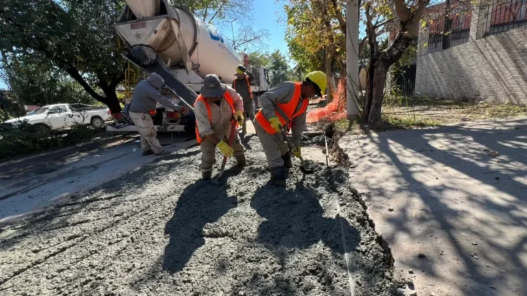 Una empresa causó destrozos sobre la Avenida Perón