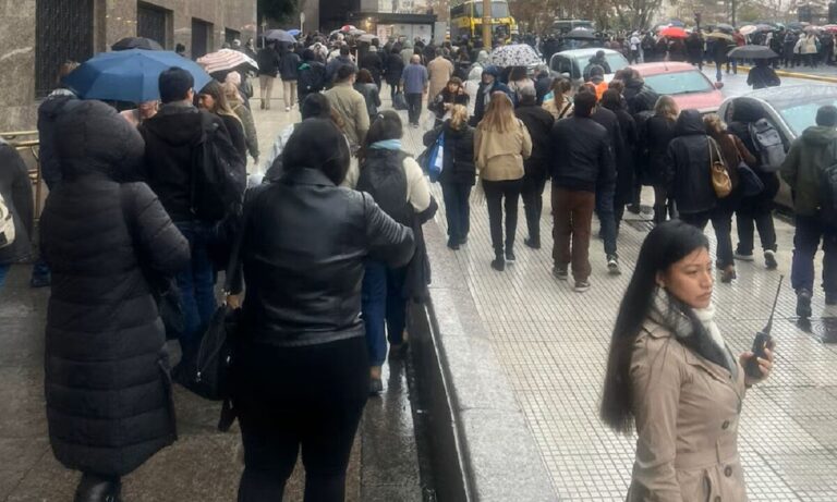 Evacuaron el Ministerio de Economía por una amenaza de bomba