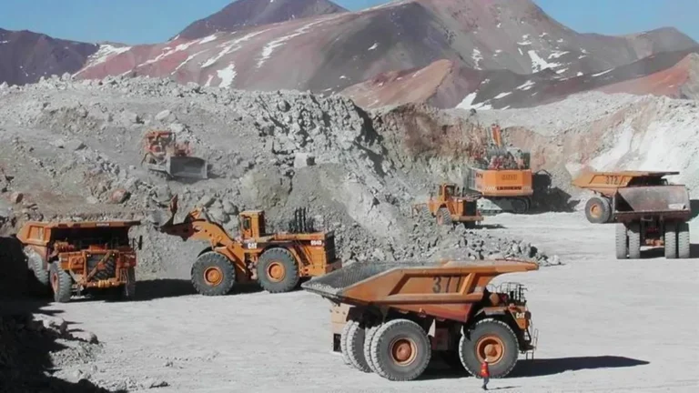 Confirman hallazgo de gran sistema de cobre, oro y molibdeno en San Juan