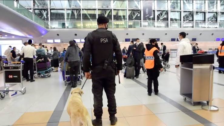 Expulsaron a 14 mil extranjeros en seis meses por antecedentes o irregularidades