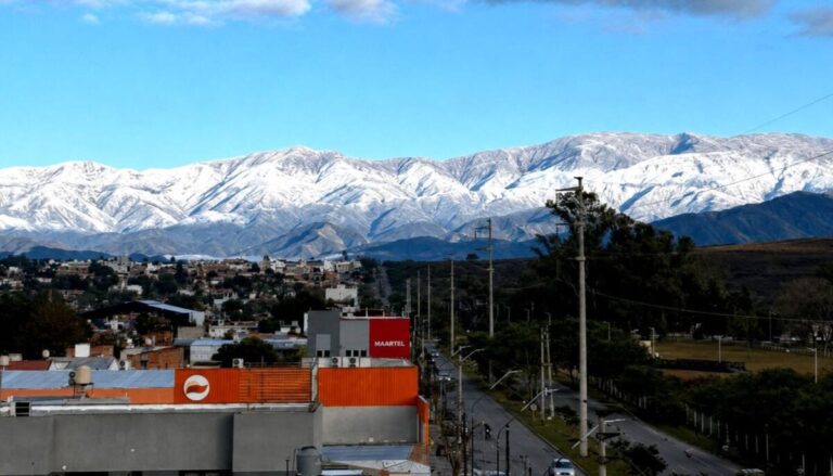 Días fríos, grises y sin lluvias vienen con el fin de junio