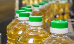 En Argentina circulan miles de botellas de aceite de girasol truchos y tóxicos
