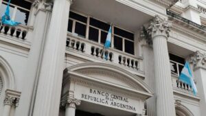Bajo el riego país, los bonos suben y la inflación sigue cayendo