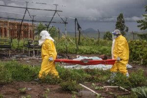 África: La epidemia de ébola se está descontrolando