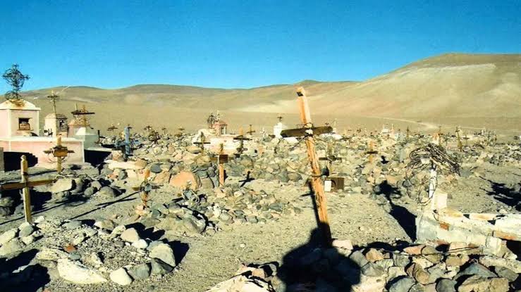Fuertes vientos derribaron parte pared del cementerio de San Antonio de los Cobres