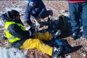 Rescataron con vida a los mineros atrapados por una tormenta de nieve en Catamarca