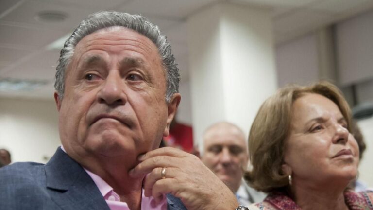 Pidieron la indagatoria de Duhalde, “Chiche” y Verbitsky por el Vacunatorio VIP