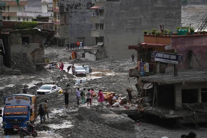 Nepal eleva a 1.252 la cifra de muertos por el deslave
