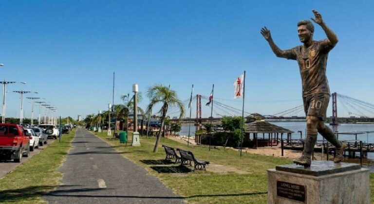 Un paseo costero de Santa Fe dejó de llamarse Néstor Kirchner y llevará el nombre de Lionel Messi