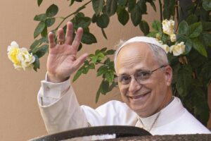 El papa León XIV fue operado y le extrajeron un tumor maligno del pulmón