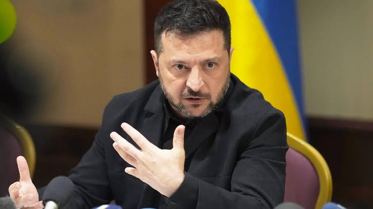Zelensky aceptó que Ucrania necesita negociar con Rusia pese a perder territorio