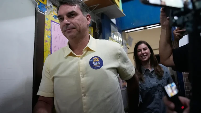 Flávio Bolsonaro y su familia llegaron a salvo a Estados Unidos